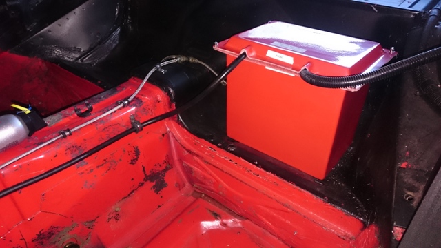 Battery Box 2.JPG