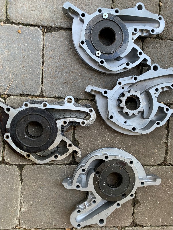 oil pumps.jpg